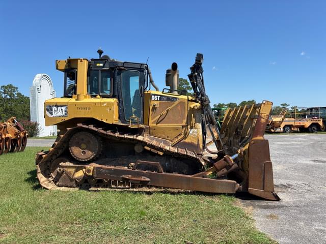 Image of Caterpillar D6T XW equipment image 3