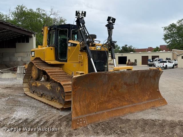 Image of Caterpillar D6TXW equipment image 2