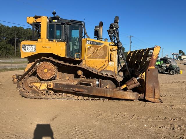 Image of Caterpillar D6TXW equipment image 3