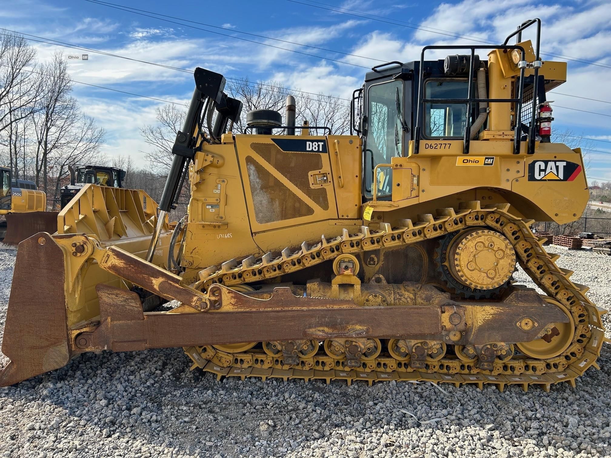 2015 Caterpillar D8T Equipment Image0