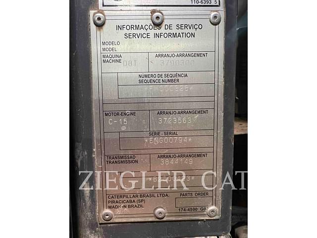 Image of Caterpillar D8T equipment image 2