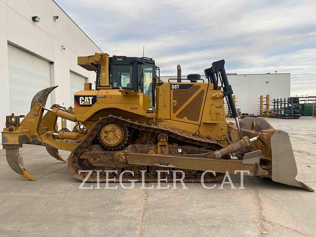 Image of Caterpillar D8T equipment image 4