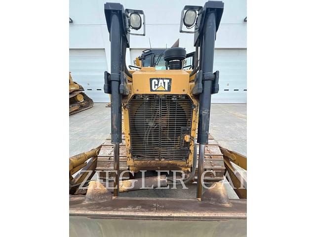 Image of Caterpillar D8T equipment image 3