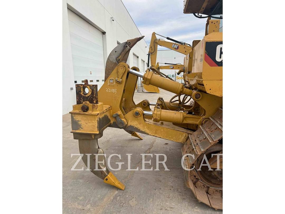 Image of Caterpillar D8T Primary image