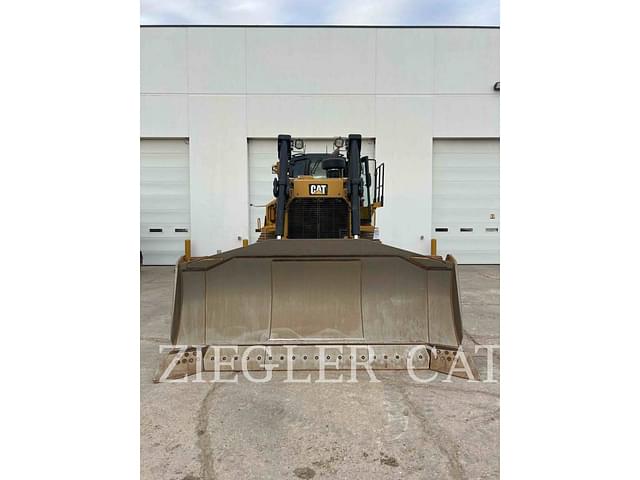 Image of Caterpillar D8T equipment image 1