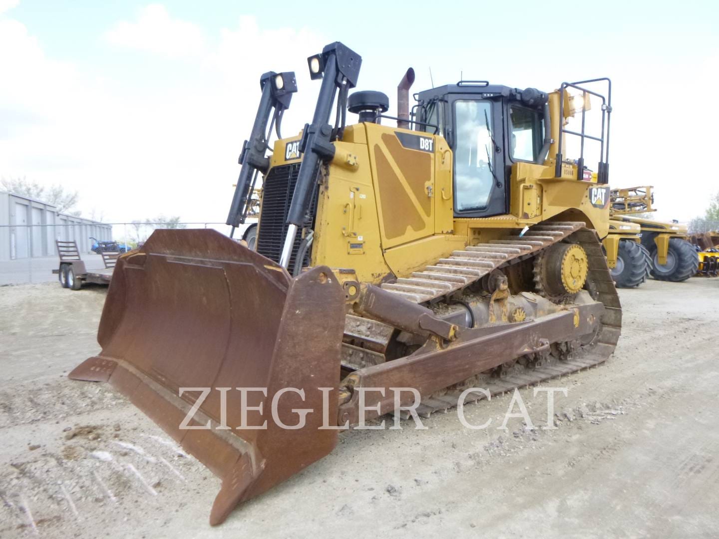 2015 Caterpillar D8T Equipment Image0