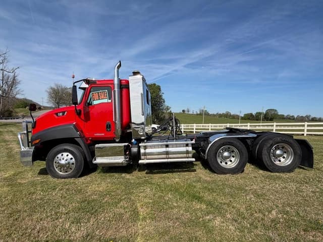 Image of Caterpillar CT660S equipment image 3