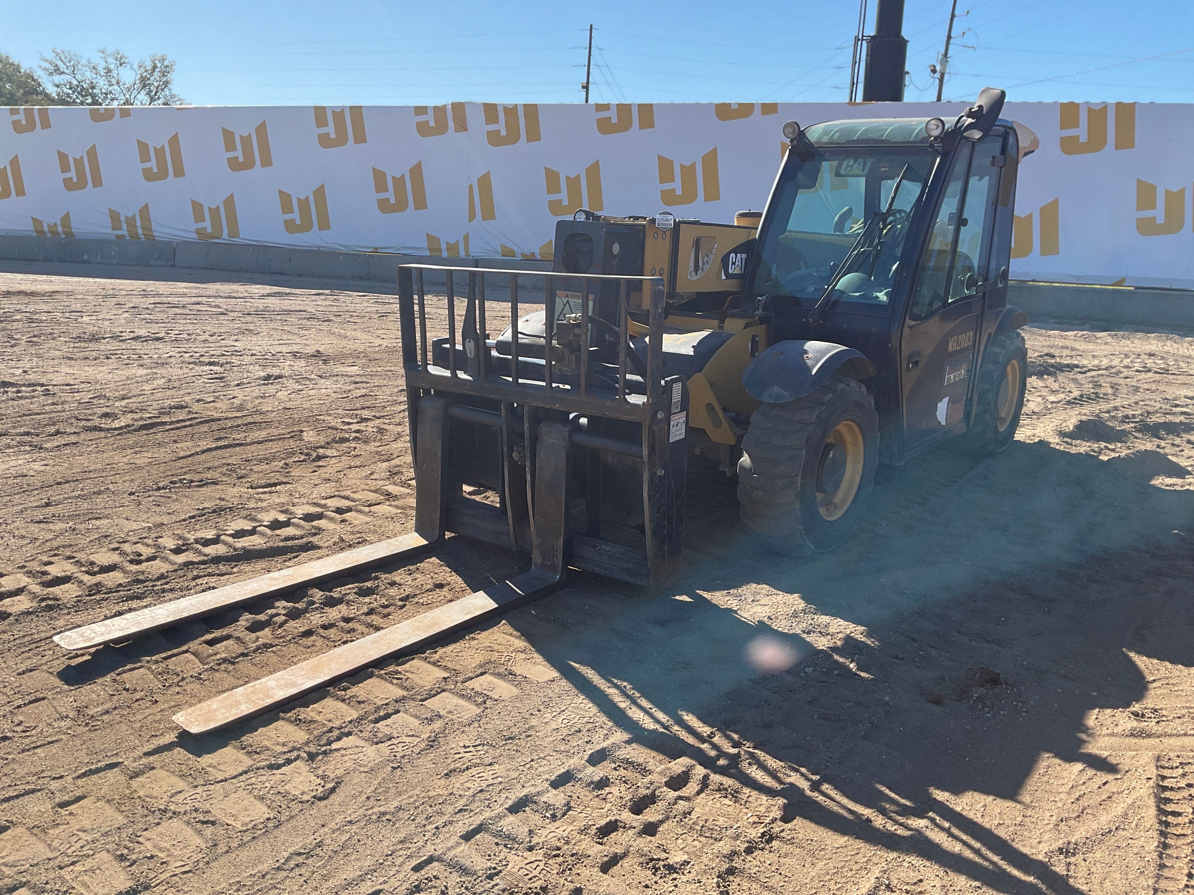 2015 Caterpillar TH255C Equipment Image0