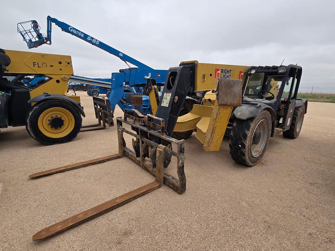 Image of Caterpillar TL943C Primary image