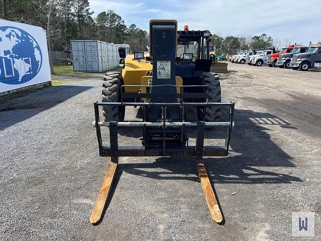 Image of Caterpillar TL943C equipment image 2