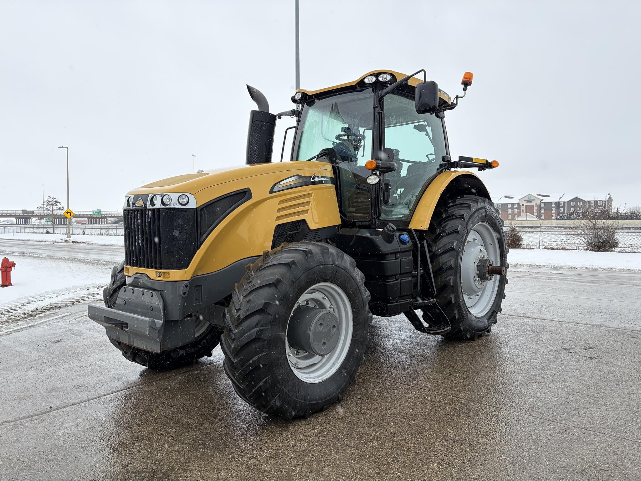 2015 Challenger MT645E Equipment Image0