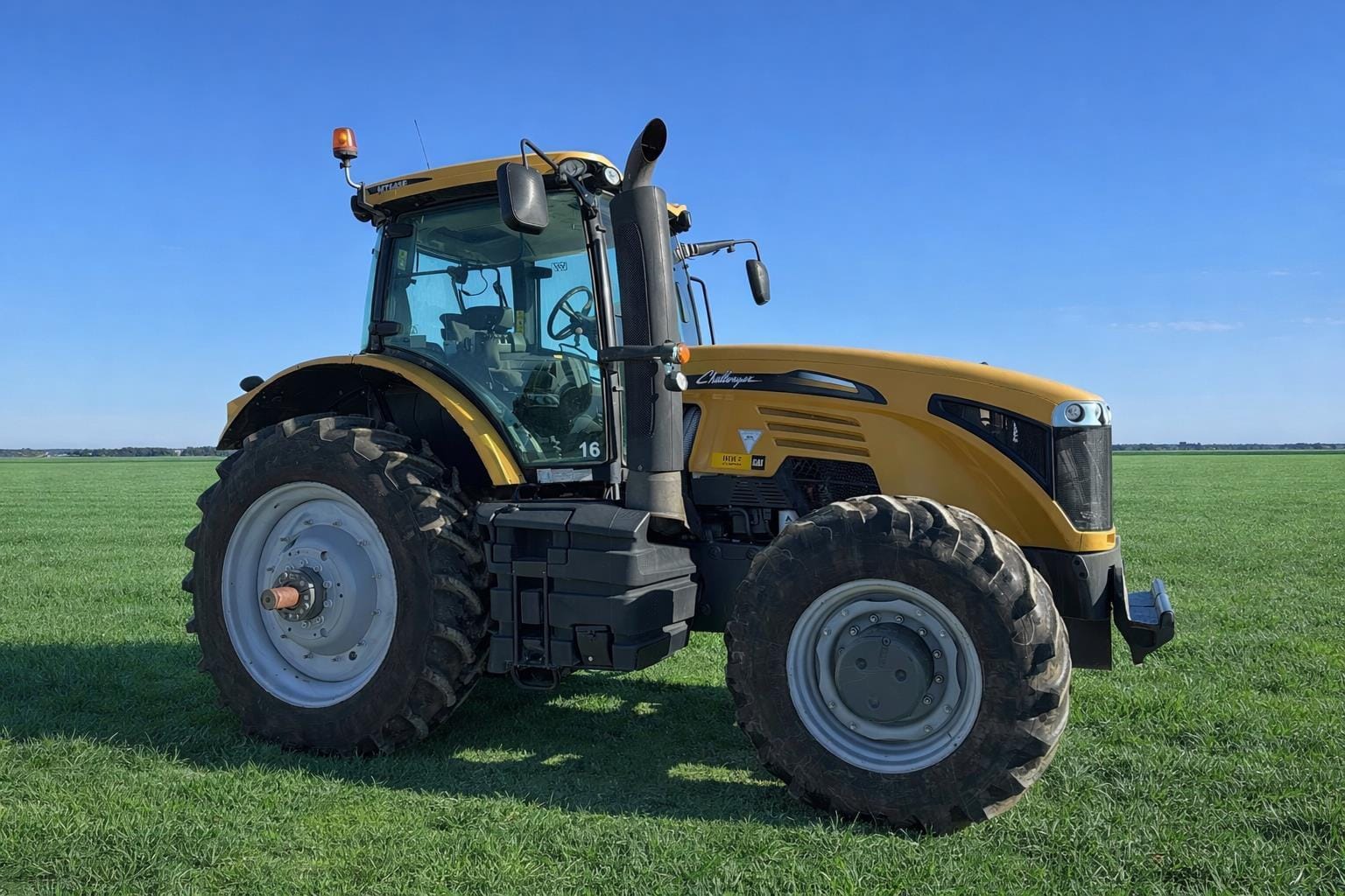 2015 Challenger MT645E Equipment Image0
