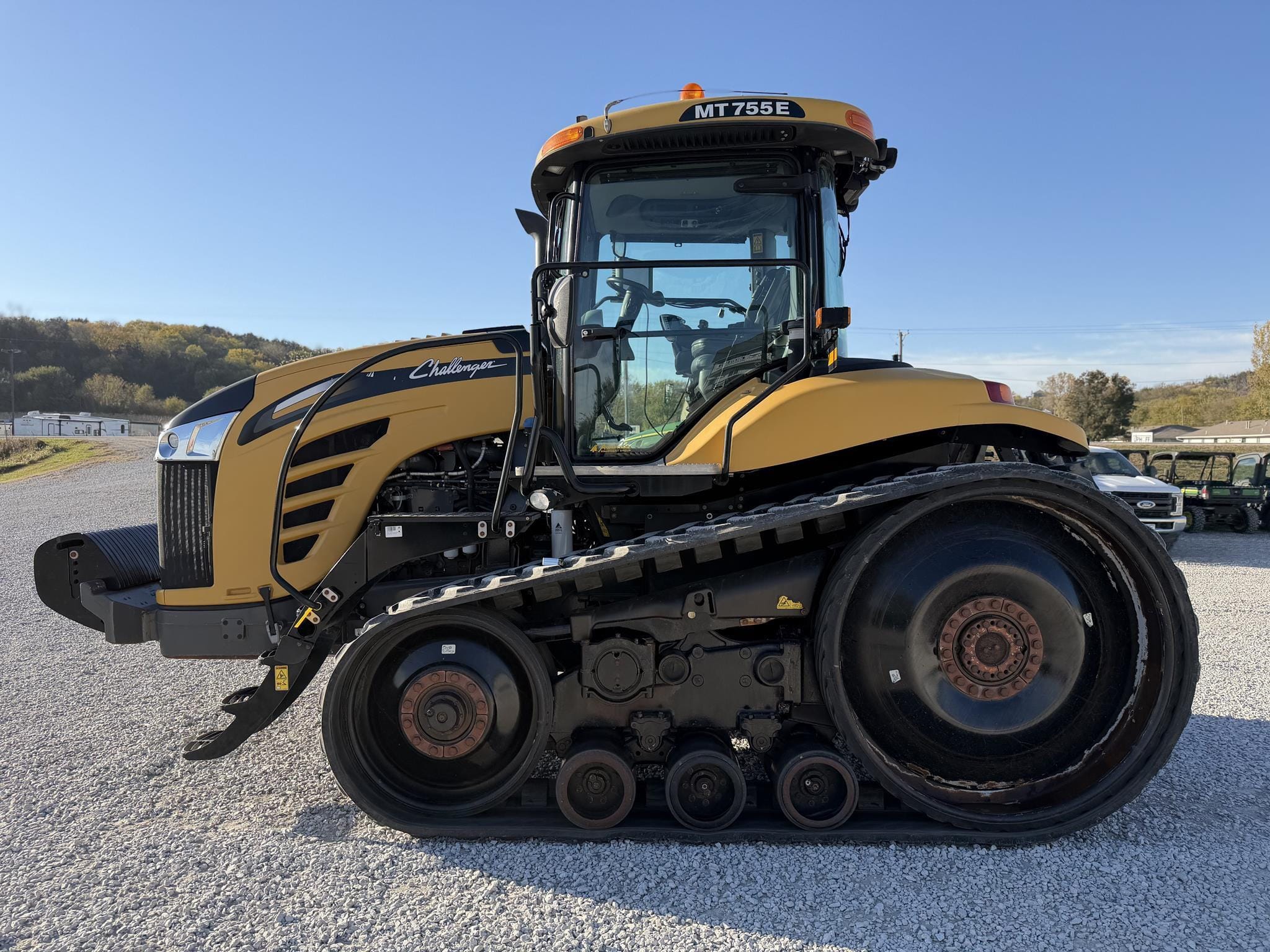 2015 Challenger MT755E Equipment Image0