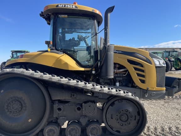 Image of Challenger MT765E equipment image 3