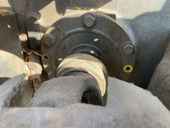 Image of Challenger MT765E equipment image 3