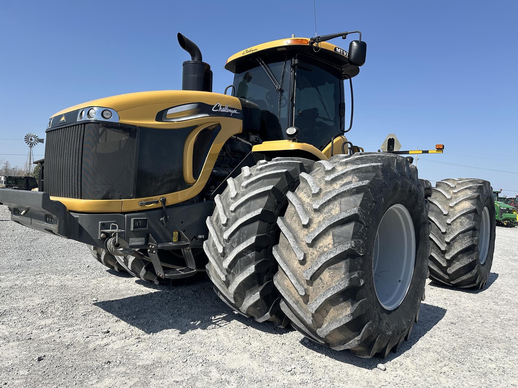 2015 Challenger MT975E Equipment Image0