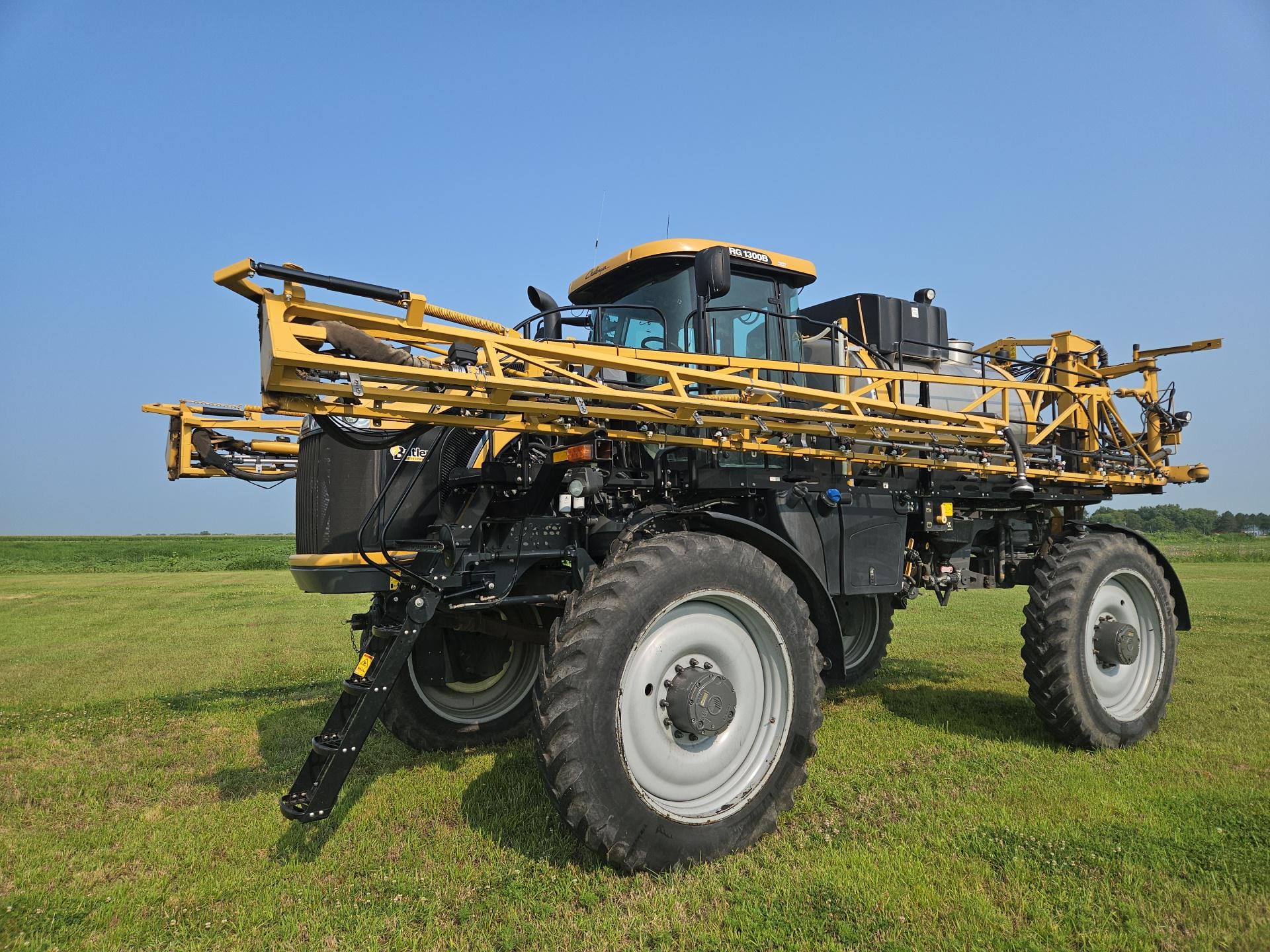 Main image RoGator RG1300B