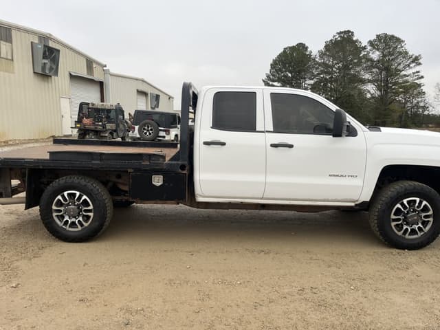 Image of Chevrolet 2500HD equipment image 3