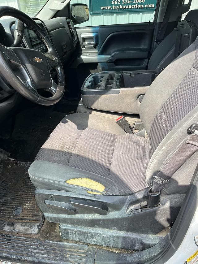 Image of Chevrolet 1500 equipment image 4