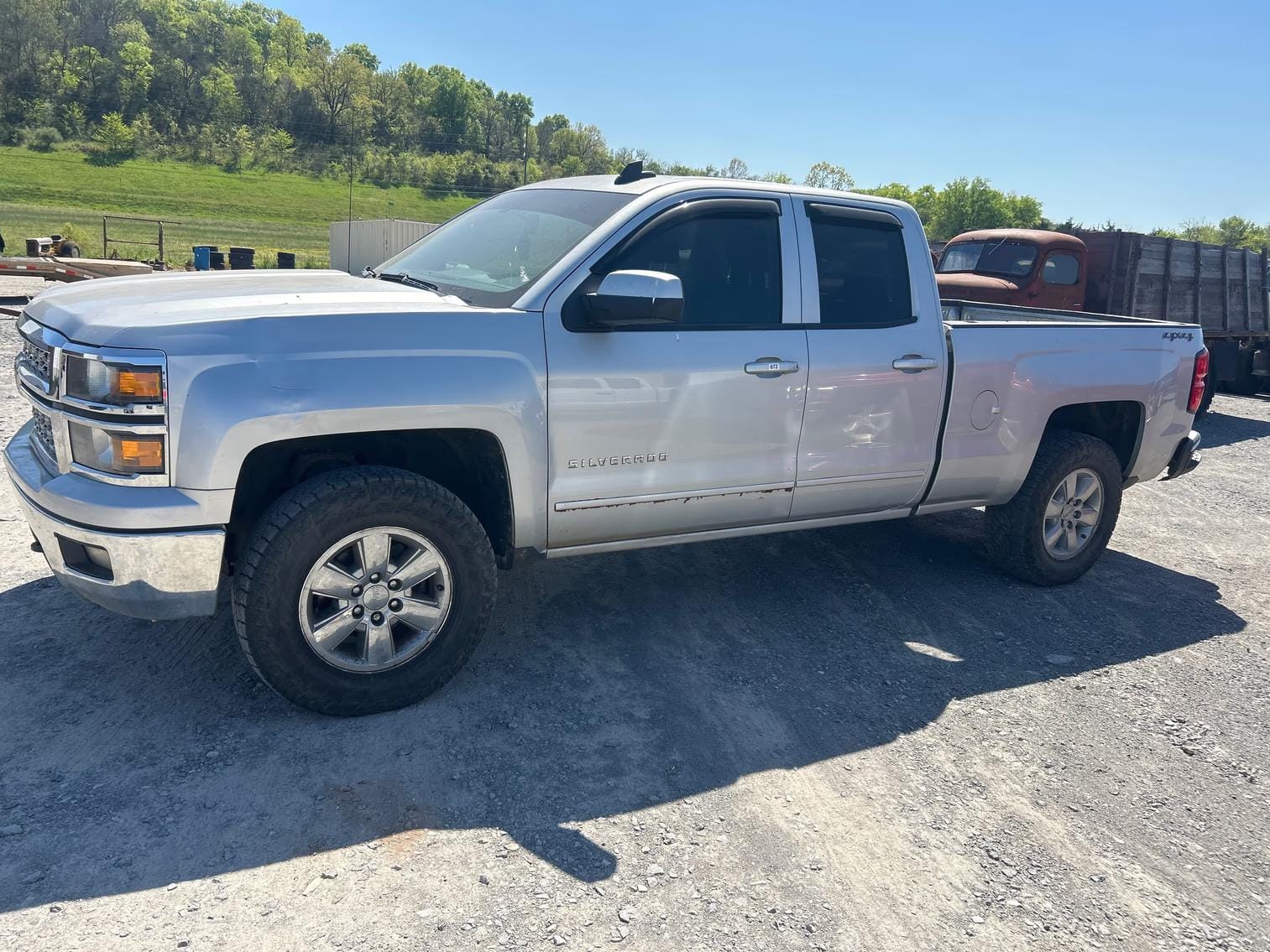 2015 Chevrolet 1500 Equipment Image0