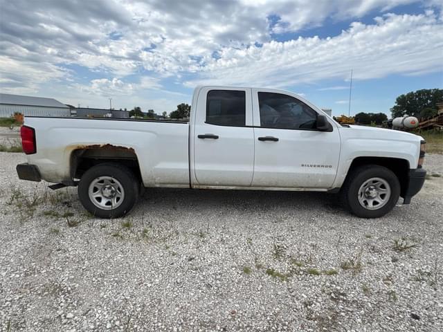 Image of Chevrolet 1500 equipment image 3