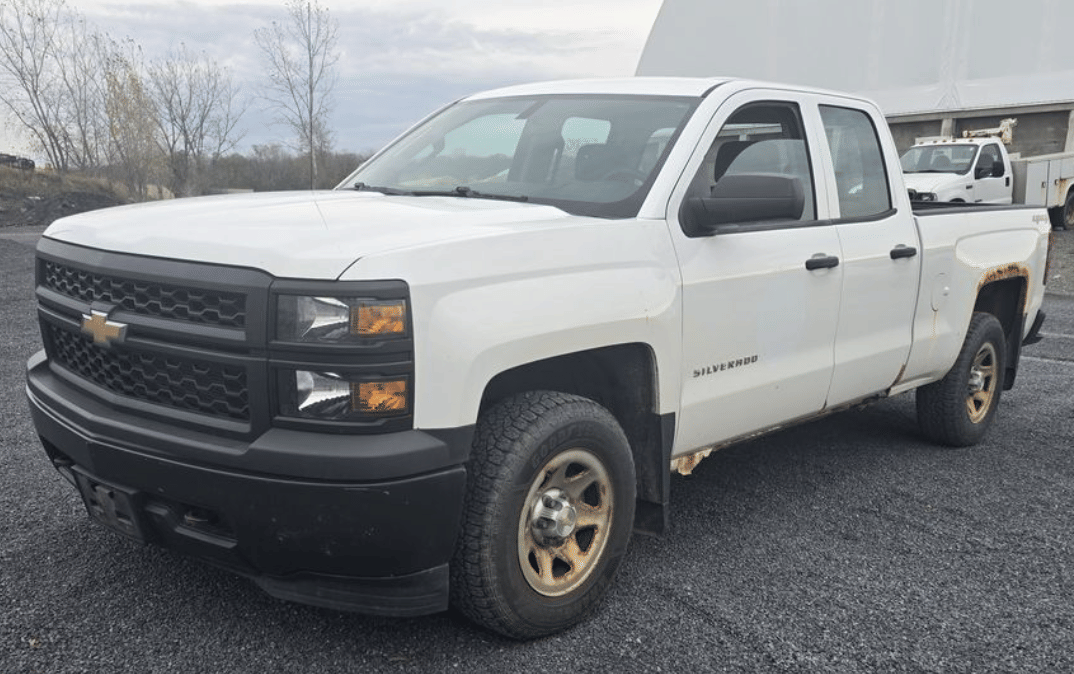 2015 Chevrolet 1500 Equipment Image0