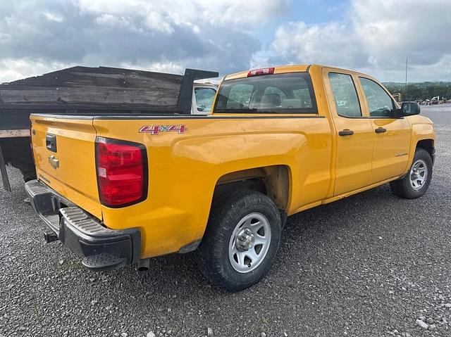 Image of Chevrolet 1500 equipment image 3