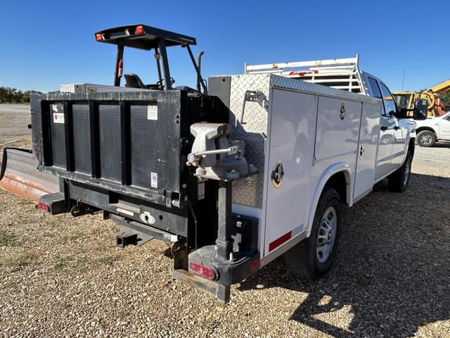 Image of Chevrolet 2500 equipment image 4