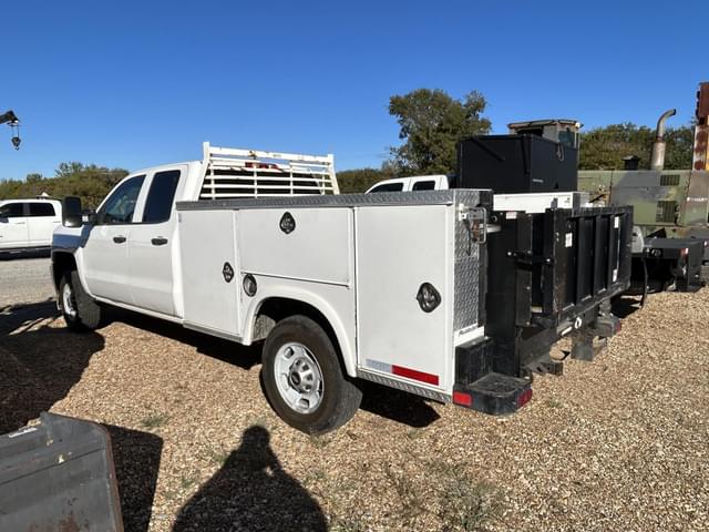 Image of Chevrolet 2500 equipment image 1