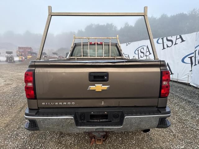 Image of Chevrolet 2500 equipment image 3