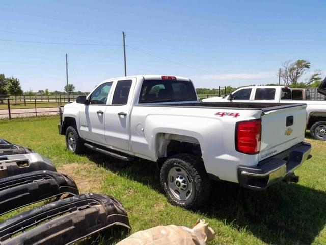 Image of Chevrolet 2500HD equipment image 3