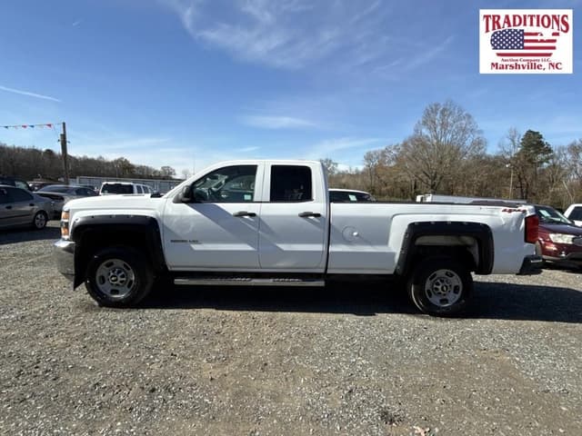 Image of Chevrolet 2500 equipment image 3