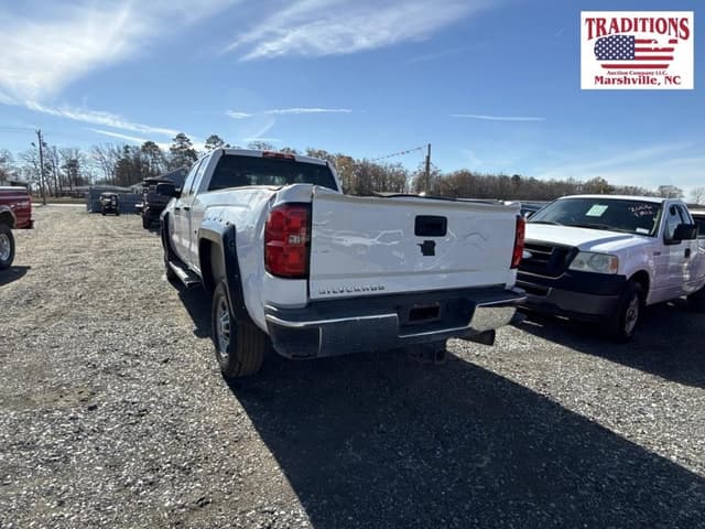 Image of Chevrolet 2500 equipment image 4