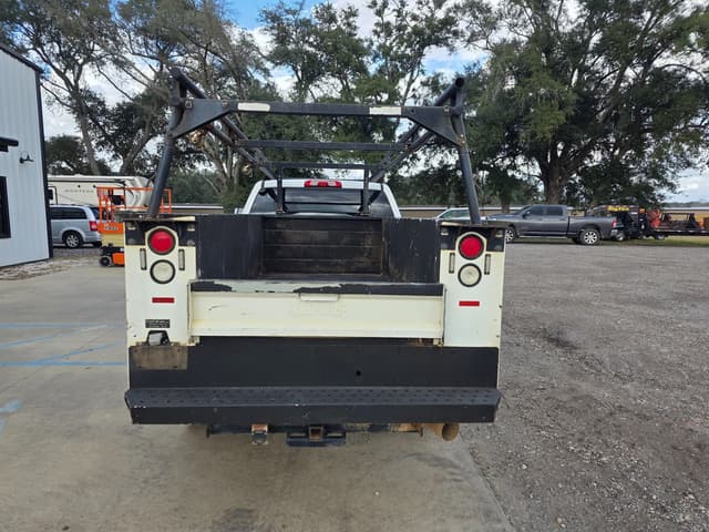 Image of Chevrolet 2500HD equipment image 4