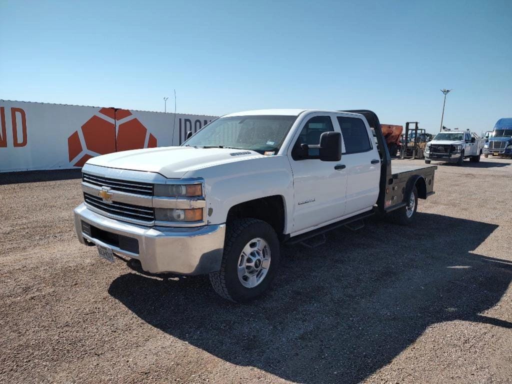 2015 Chevrolet 2500HD Equipment Image0