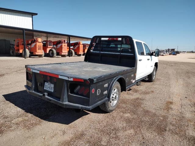 Image of Chevrolet 2500HD equipment image 4