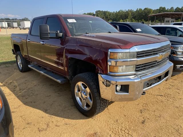 Image of Chevrolet 2500 equipment image 3