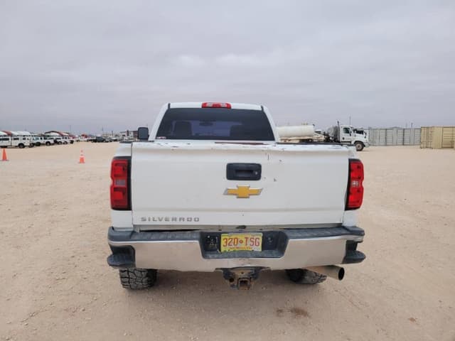 Image of Chevrolet 2500HD equipment image 3