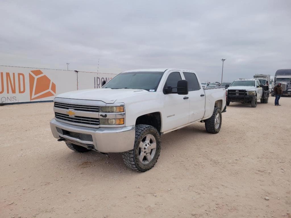 2015 Chevrolet 2500HD Equipment Image0