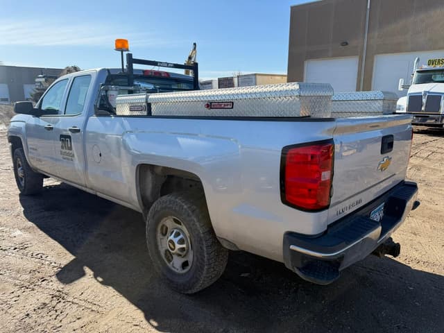 Image of Chevrolet 2500HD equipment image 2