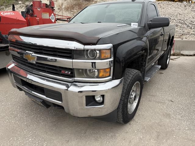 Image of Chevrolet 2500HD equipment image 2