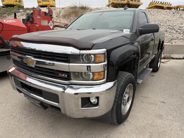 Image of Chevrolet 2500HD equipment image 3