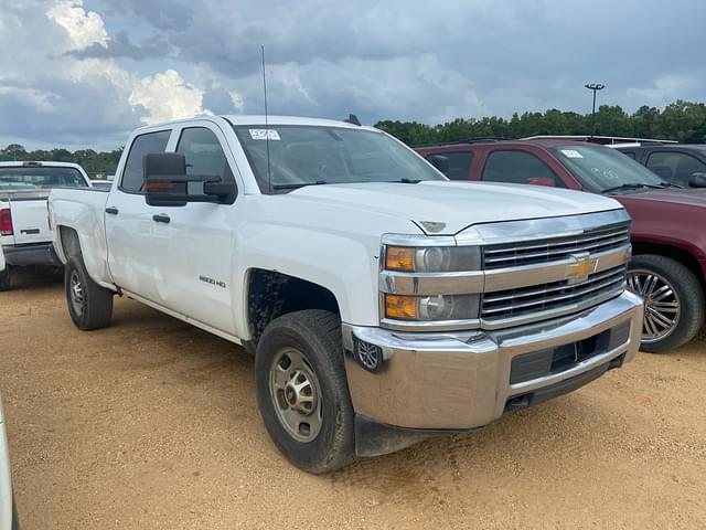 Image of Chevrolet 2500 equipment image 2
