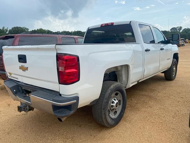 Image of Chevrolet 2500 equipment image 3
