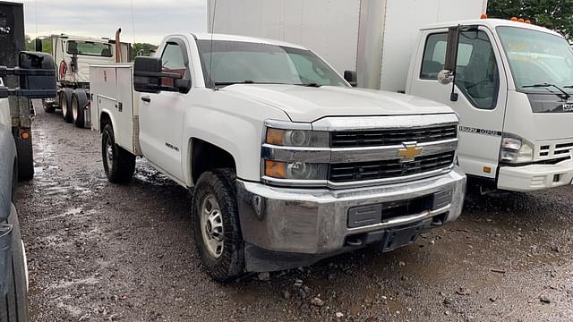 Image of Chevrolet 2500 equipment image 2