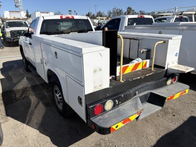 Image of Chevrolet 2500 equipment image 1