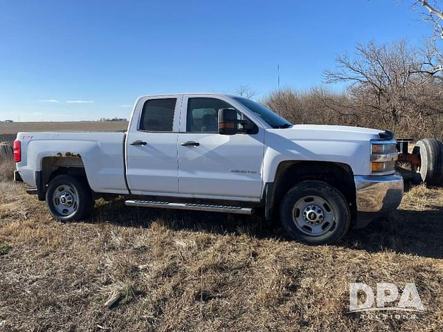 Image of Chevrolet 2500HD equipment image 1