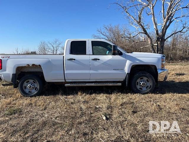 Image of Chevrolet 2500HD equipment image 2