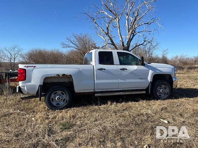 Image of Chevrolet 2500HD equipment image 3