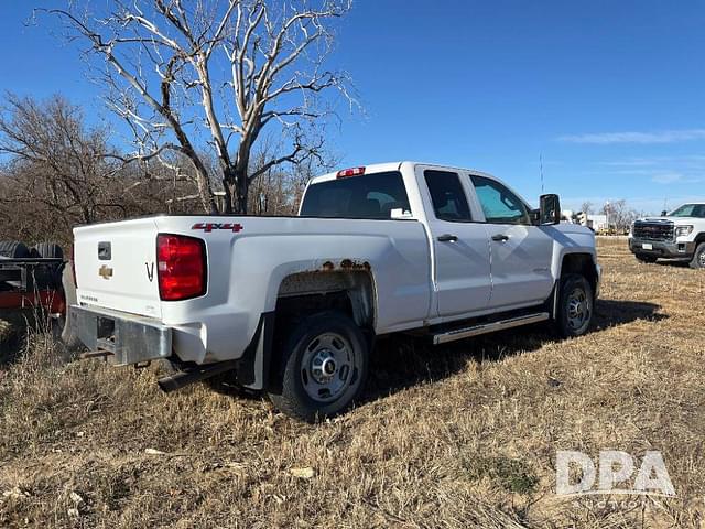 Image of Chevrolet 2500HD equipment image 4